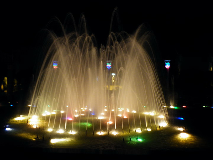 江西景德镇夜景喷泉摄影 太阳照样升起